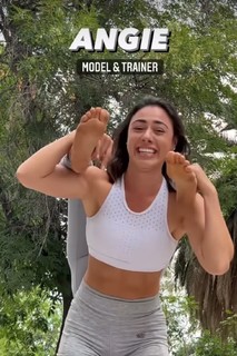 Lorena Abreu feet photo thumbnail