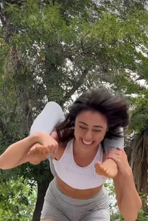 Lorena Abreu feet photo thumbnail