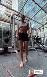 Lorena Abreu feet photo thumbnail