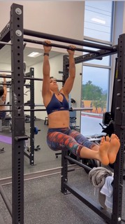 Lorena Abreu feet photo thumbnail