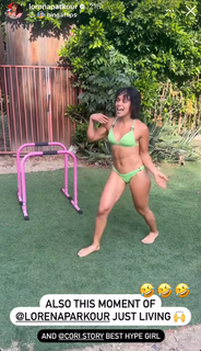 Lorena Abreu feet photo thumbnail