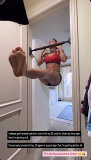 Lorena Abreu feet photo thumbnail