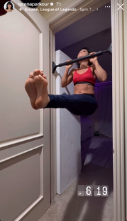 Lorena Abreu feet photo thumbnail