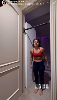 Lorena Abreu feet photo thumbnail