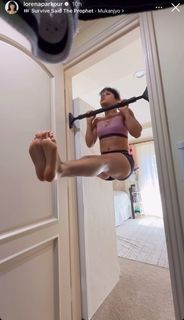 Lorena Abreu feet photo thumbnail