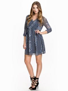 Lorena Rae feet photo thumbnail