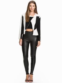 Lorena Rae feet photo thumbnail