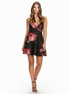 Lorena Rae feet photo thumbnail