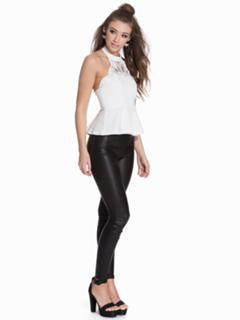 Lorena Rae feet photo thumbnail