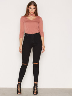 Lorena Rae feet photo thumbnail