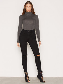 Lorena Rae feet photo thumbnail