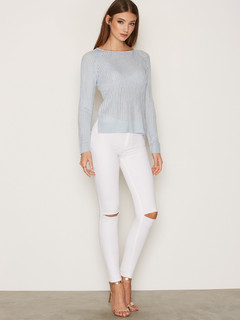 Lorena Rae feet photo thumbnail