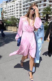 Lorena Rae feet photo thumbnail