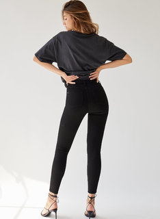 Lorena Rae feet photo thumbnail