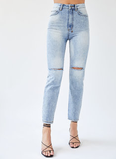 Lorena Rae feet photo thumbnail