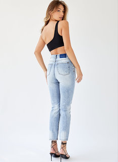 Lorena Rae feet photo thumbnail