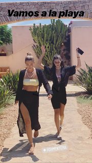 Lorena Rae feet photo thumbnail