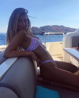 Lorena Rae feet photo thumbnail