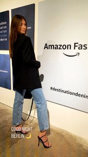 Lorena Rae feet photo thumbnail