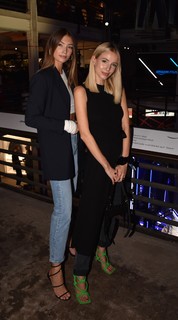 Lorena Rae feet photo thumbnail