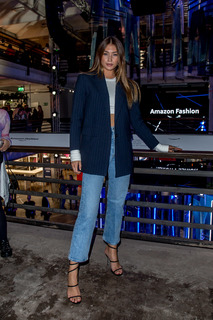 Lorena Rae feet photo thumbnail