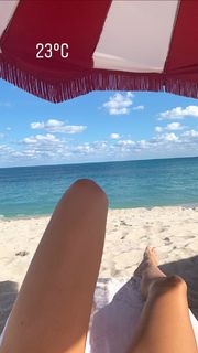 Lorena Rae feet photo thumbnail