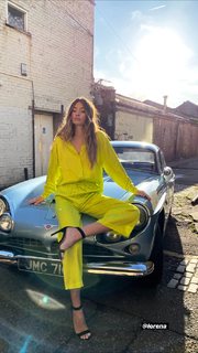 Lorena Rae feet photo thumbnail