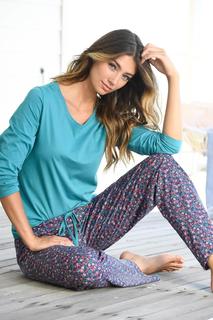 Lorena Rae feet photo thumbnail