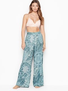 Lorena Rae feet photo thumbnail