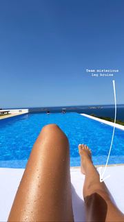 Lorena Rae feet photo thumbnail