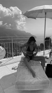 Lorena Rae feet photo thumbnail