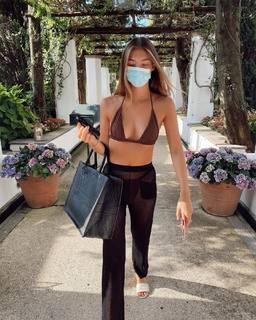 Lorena Rae feet photo thumbnail