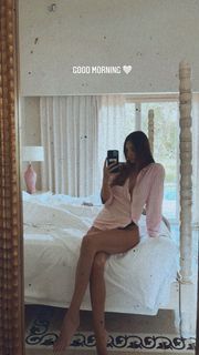 Lorena Rae feet photo thumbnail