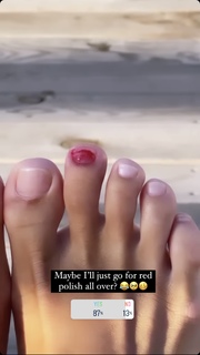 Lorena Rae feet photo thumbnail