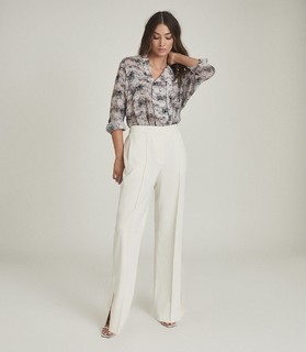 Lorena Rae feet photo thumbnail