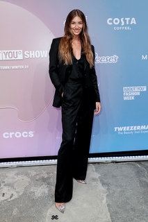 Lorena Rae feet photo thumbnail