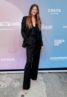 Lorena Rae feet photo thumbnail