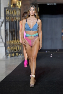 Lorena Rae feet photo thumbnail