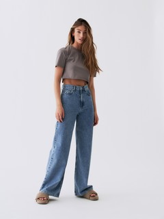 Lorena Rae feet photo thumbnail