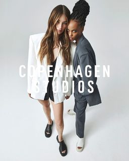 Lorena Rae feet photo thumbnail