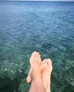 Lorena Robalino feet photo 4