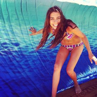 Lorenza Izzo feet photo thumbnail