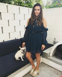 Lorenza Izzo feet photo thumbnail
