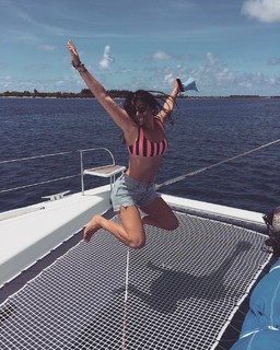 Lorenza Izzo feet photo thumbnail