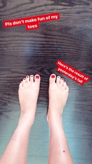 Lorenza Izzo feet photo thumbnail
