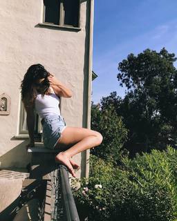 Lorenza Izzo feet photo thumbnail