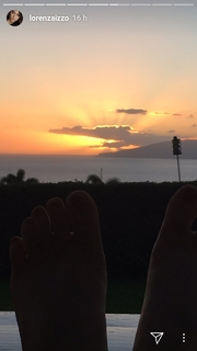 Lorenza Izzo feet photo thumbnail