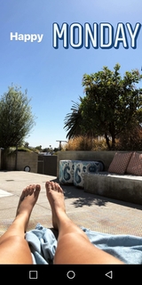 Lorenza Izzo feet photo thumbnail