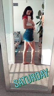 Lorenza Izzo feet photo thumbnail