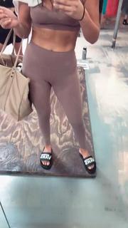 Lorenza Izzo feet photo thumbnail